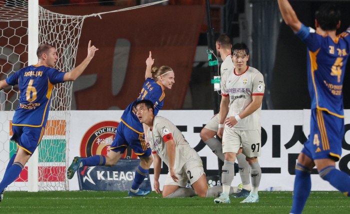 'Ulsan Dynasty Day' Rubik's Son  Ju Min-gyu Goal → Ulsan wins its third consecutive K League victory in Gangwon 2-1 overpowering the team → Early winner confirmed