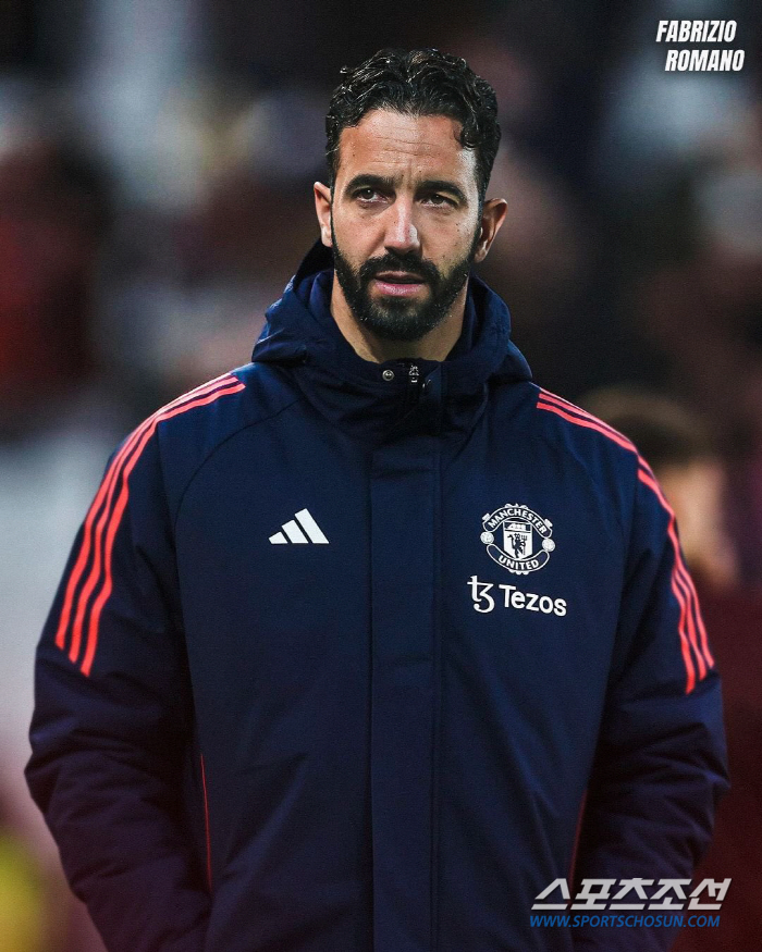 Manchester United in crisis chose the '39-year-old Portuguese genius coach' Amorim...Contracted until 2027, joining the team on the 11th 