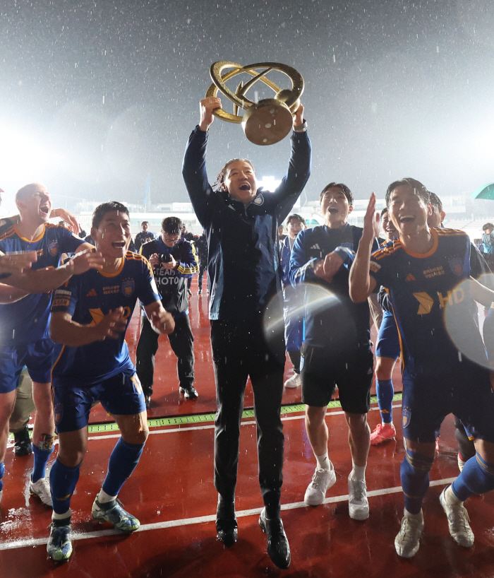 '96th → 'Tears of joy in winning for the third consecutive K-League title' Coach Kim Pan-gon 'Ulsan baton, I have regretted it' Grievance (Full Story)