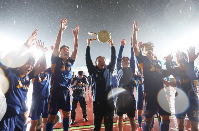 '96th → 'Tears of joy in winning for the third consecutive K-League title' Coach Kim Pan-gon 'Ulsan baton, I have regretted it' Grievance (Full Story)