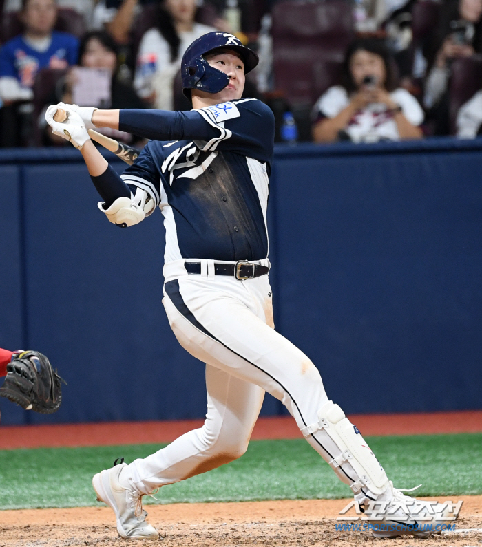 'Probably the strongest' Cuban hit all the starters and scored eight consecutive hitters... Korea 2-0 → 13 to 3, 2 consecutive wins. 'Ryu Joong Il-ho'Premier 12 semifinal hopes revealed 