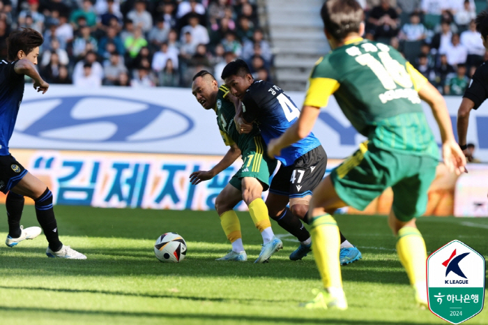 The result of Jeonbuk-Incheon's destruction match is 0-0'The ranking and the point difference remain the same'