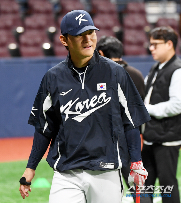  Kim Do-young, who monopolized the love of KBO legend Jang Jong-hoon with 340 home runs...'Now, the national third baseman'