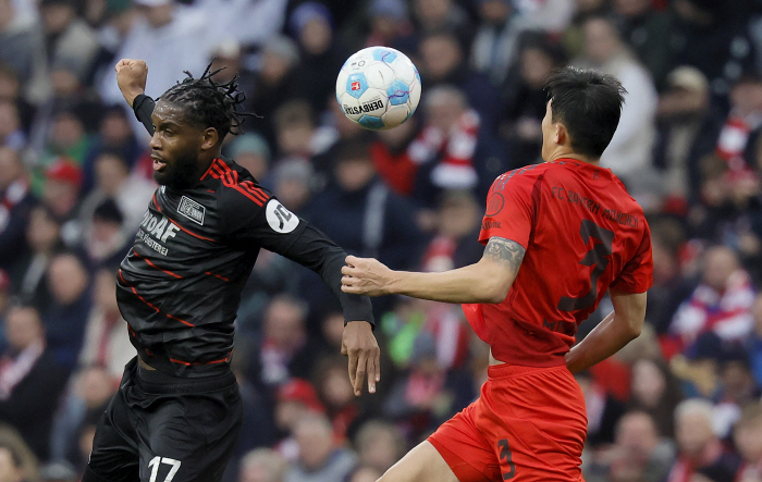 'The constant and boss of defense' Kim Min-jae, Jung Woo-young, and the Korean Derby are also very active...Bayern beat Woonion 3-0 in a complete victory 'Unbeaten lead'