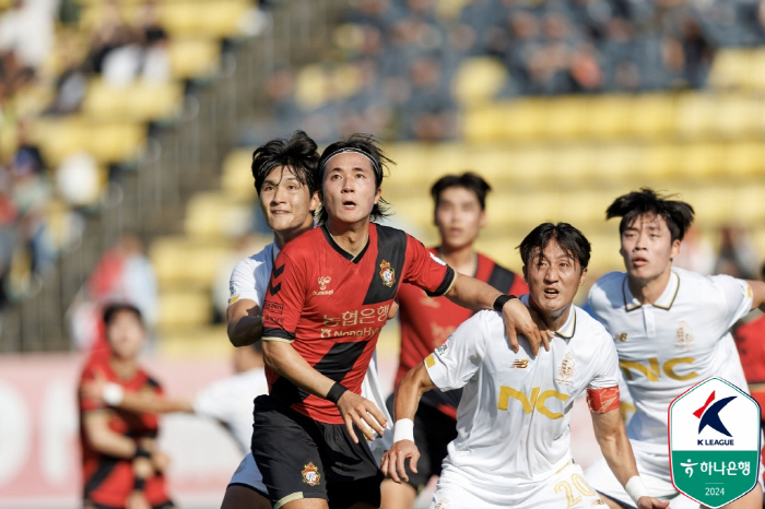 'Kim Shin-jin's debut goal  Byun Kyung-joon's 1 goal - 2 assists' E-Land won 3-0 against Gyeongnam...Foundation's 2nd PO line confirmed  secured at least 3rd place 'Dan's best performance'