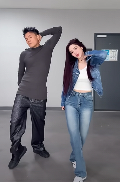 Park Jin-young Shows Off Friendship with aespa in 'Whiplash' Challenge Video