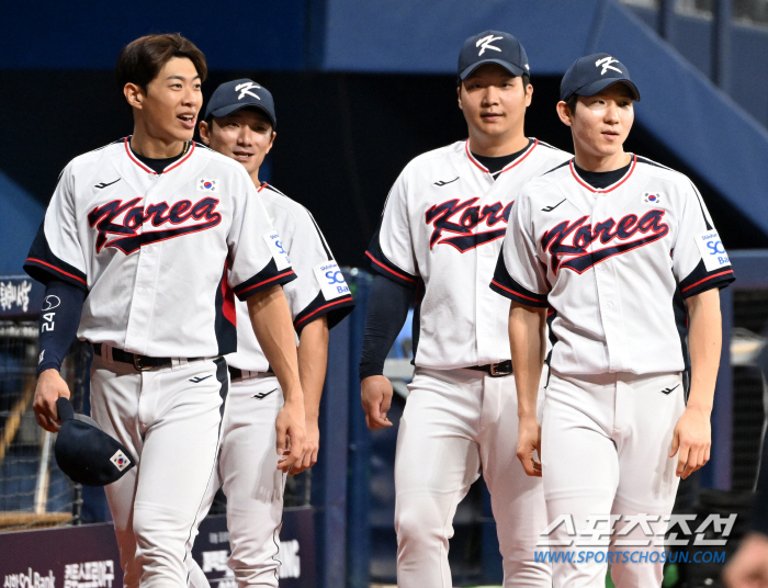 Yook Sung player → pinch runner → second base main player → first national team → It turns out that both inside and outside. Key player 'Cinderella'