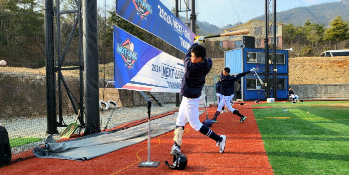 Director Kim Yong-dal → Transfer legendary know-how such as Lee Young-woo and Yoon Hak-gil'70 players under the age of 17'Hold KBO training camp'