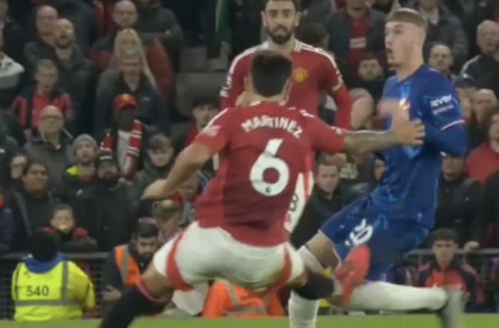 'It's a total red card!' Studged and Dangerous Tackles, Man Utd Martinez 'Ungentlemanly Acts → Yellow Card' Controversy Explodes