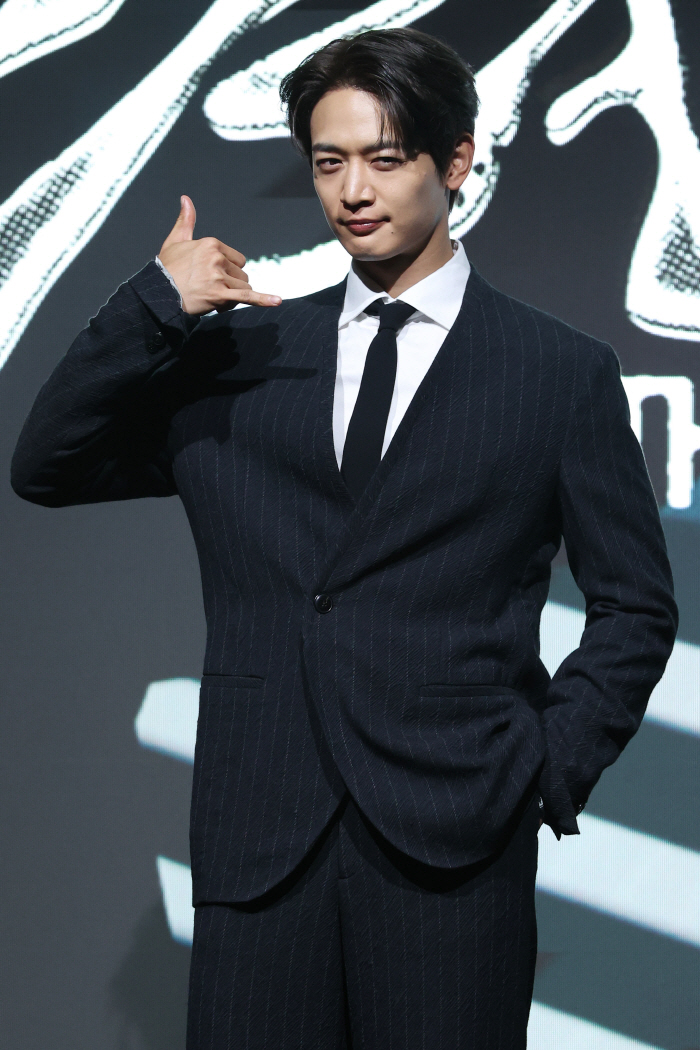 SHINee’s Minho Unveils First Full Album ‘CALL BACK’ with Press Conference