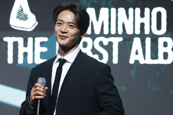 SHINee’s Minho Unveils First Full Album ‘CALL BACK’ with Press Conference