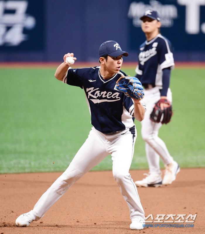 Kim Do-young and Kim Young-woong, special infielders who finally met in the national team, let's be together