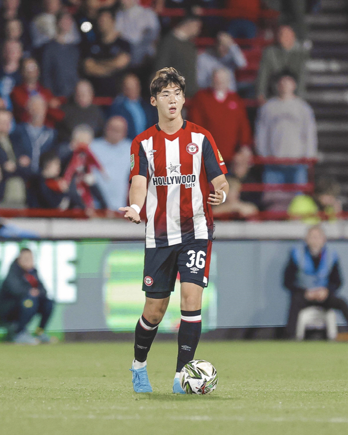 'Long-Distant EPL Debut'Kim Ji-soo Excludes Brentford's 1st Team Entry for a Month → 21st Team in a row