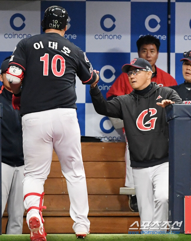 Lotte Confirmed to Recruit Head Coach Cho Won-woo! Busan's autumn baseball know-how will be added to the master of 'KS No. 7' 