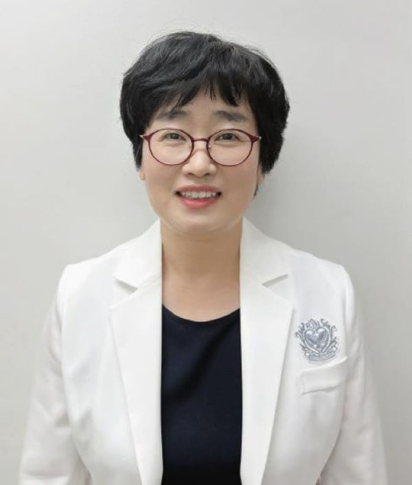 Park Mi-sook, a nurse at Soonchunhyang University Cheonan Hospital, received a commendation from Cheonan Mayor for pregnancy and childbirth