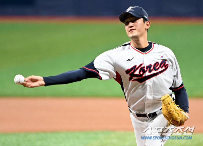 'Dream bullpen'12 scoreless in 12 innings... In fact, it's a match between blue and white. Go Young-pyo lost two points and Kwak Bin lost one point. The national team lost to Sangmu 1-2 