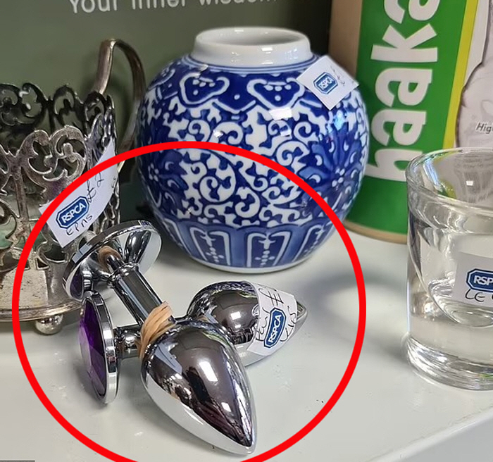 I thought it was a silver object on display at the donation store, a handle 'Flustered'