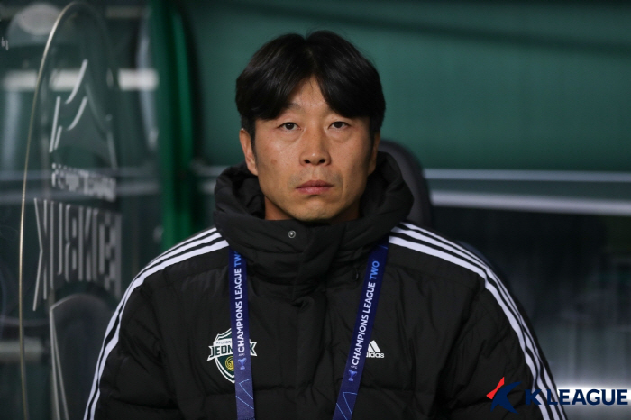 'Lee Seung-woo's free roll  Thiago's winning goal' Jeonbuk, Slangoré 1-0 home fan, booed at 'Answer'