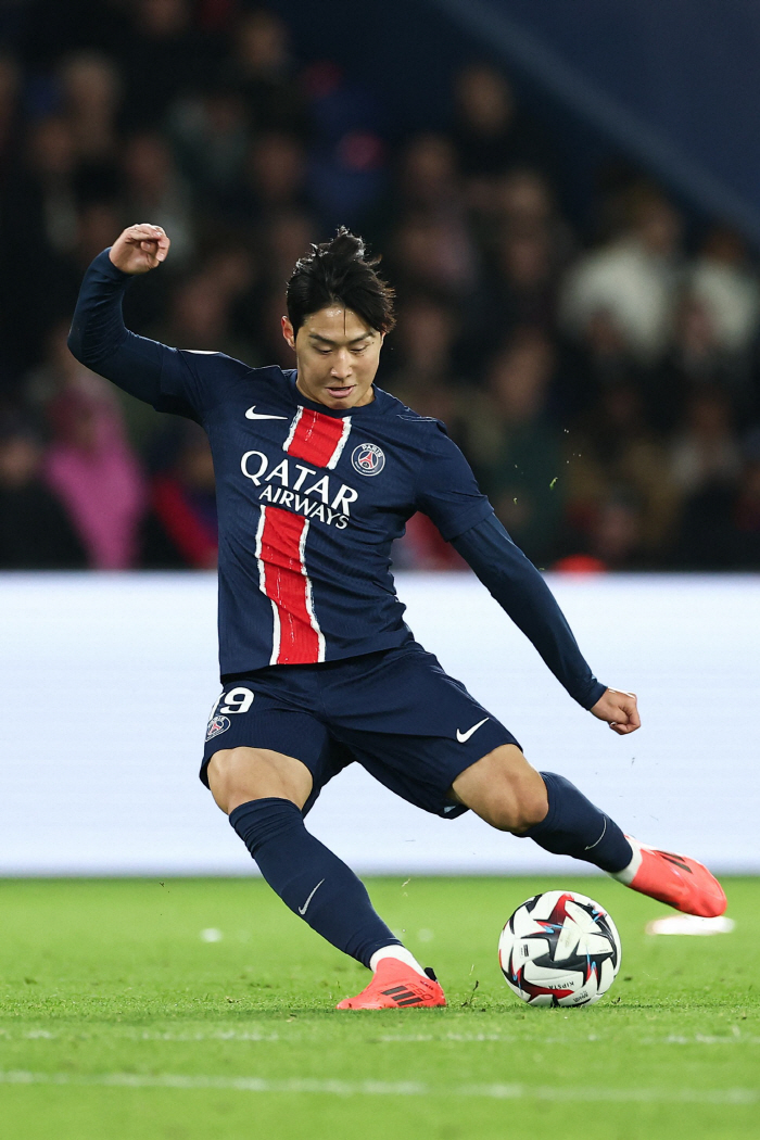 'Two consecutive replacements' Lee Kang-in starts unfair competition again? 23 minutes of play  strong mid-range shot...PSG lost 1-2 against ATM → failed to win 3 consecutive UCL matches