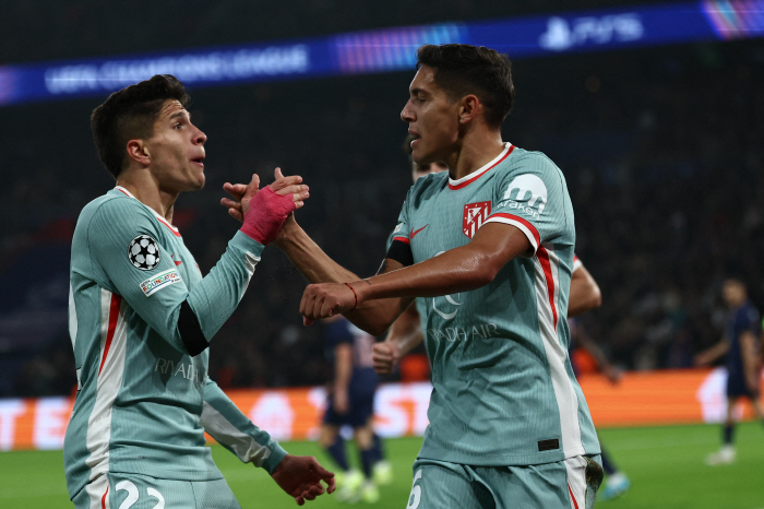 'Two consecutive replacements' Lee Kang-in starts unfair competition again? 23 minutes of play  strong mid-range shot...PSG lost 1-2 against ATM → failed to win 3 consecutive UCL matches