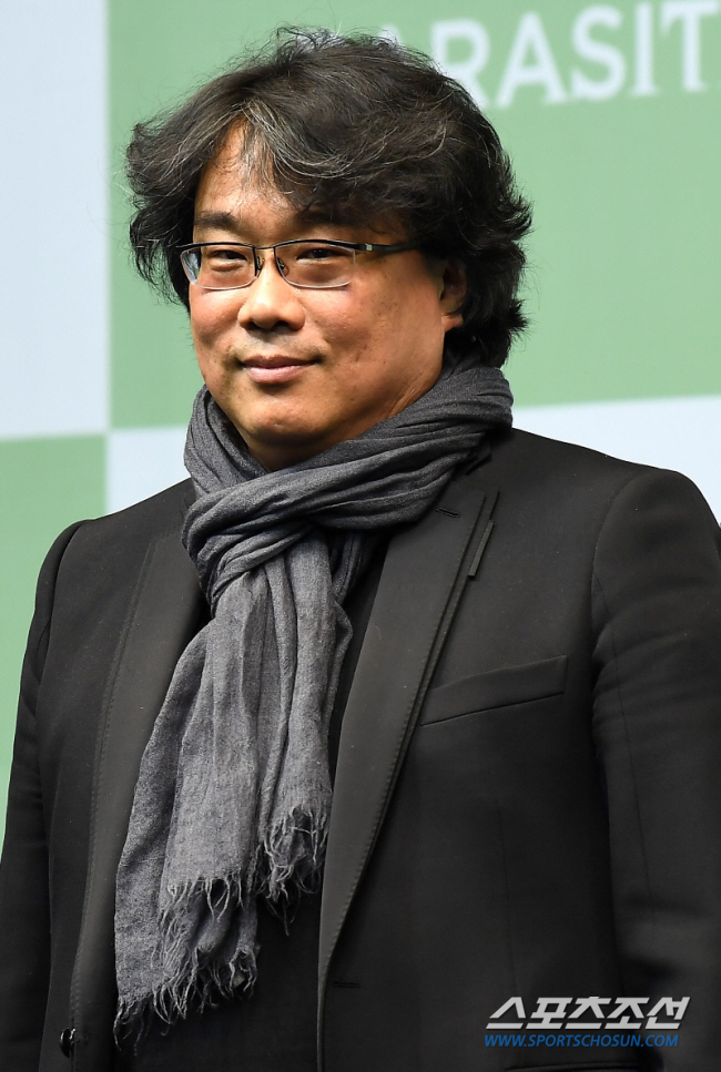 Bong Joon-ho's SF Film 'Mickey 17' Delayed Again, Set for Easter 2025 Release