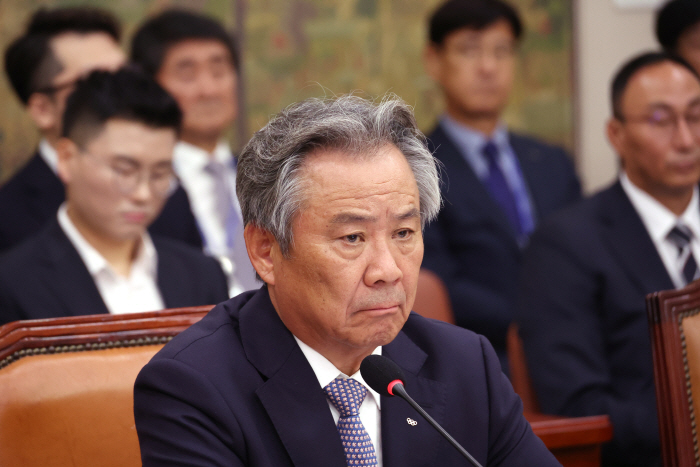 Chairman Lee Ki-heung submitted a reason for not attending pending questions at the National Assembly on the 11th...Park Jung-ha, secretary of national power'I can't admit the reason...Accusations such as perjury'