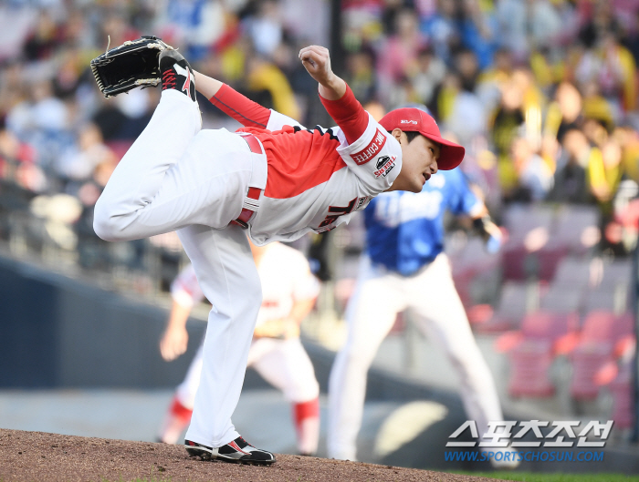 'KS 1st round' Jeon Sang-hyun struck out Park Byung-ho and the winning bid was 2.3 million won