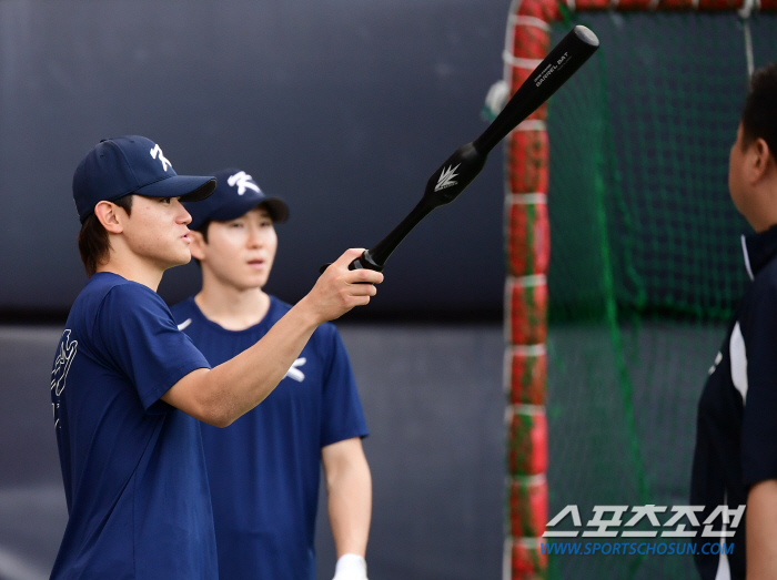 Former Home Run King, Legendary Coach 'Honey Advice'Kim Do-young, 'Taiwan feels better.'