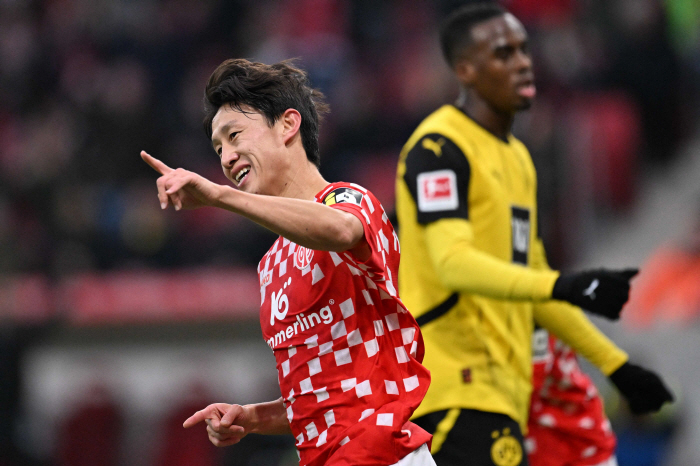 He's Korean again. Dortmund's phobia...'Lee Jae-sung's first goal  induction of withdrawal' 1-3 crushing defeat to Mainz