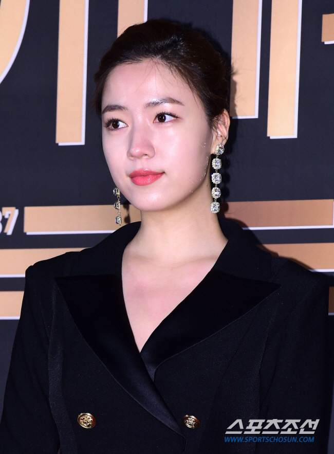 Hwayoung Refutes Kim Kwang-soo's Remarks on 'Bullying Scandal'