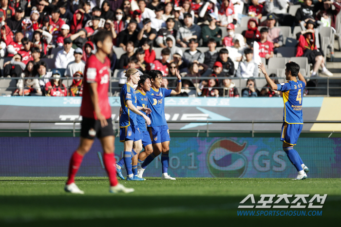  FC Seoul's first 500,000 spectators →'Retirement' Park Joo-young Sangam farewell match, 1-1 draw with Ulsan, Seung-beom  Lingard'General Meng-gun'