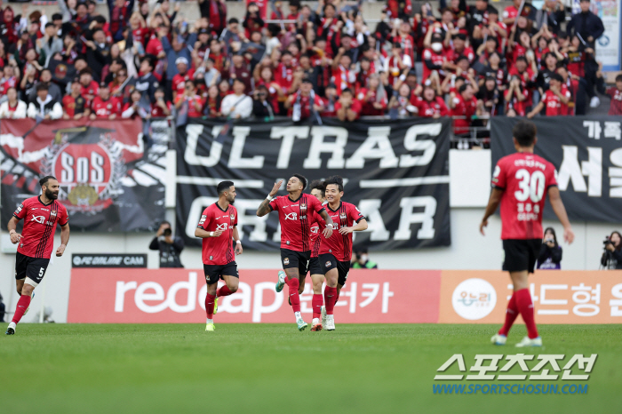  FC Seoul's first 500,000 spectators →'Retirement' Park Joo-young Sangam farewell match, 1-1 draw with Ulsan, Seung-beom  Lingard'General Meng-gun'