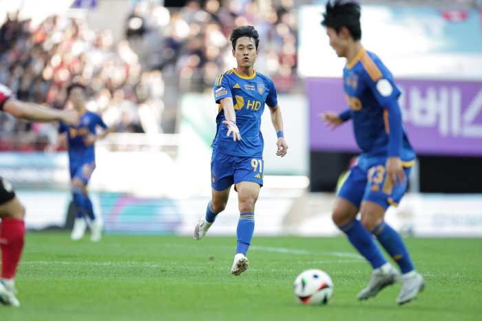  FC Seoul's first 500,000 spectators →'Retirement' Park Joo-young Sangam farewell match, 1-1 draw with Ulsan, Seung-beom  Lingard'General Meng-gun'