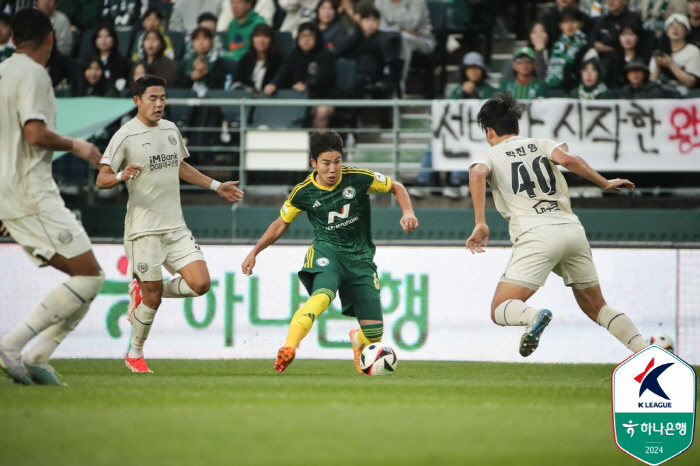 'Kim Jin-gyu, Kwon Chang-hoon, Lee Seung-woo's consecutive goals' Jeonbuk wins 3-1 over Daegu'First split round  first goal  10th place jump' 