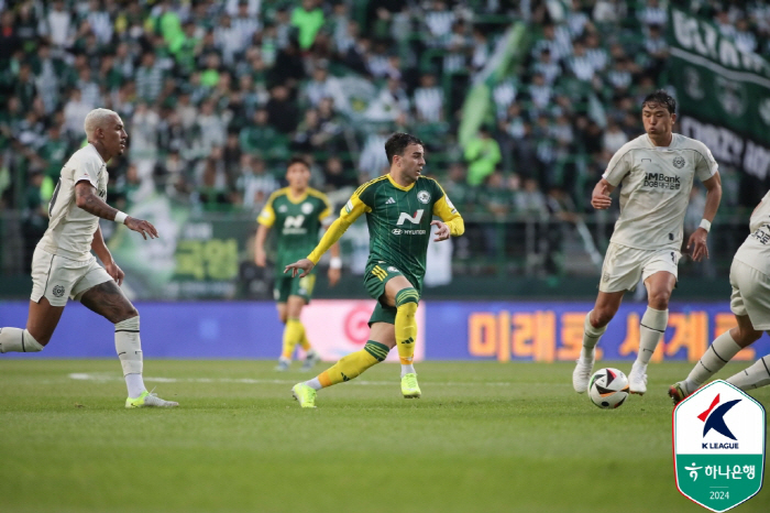 'Kim Jin-gyu, Kwon Chang-hoon, Lee Seung-woo's consecutive goals' Jeonbuk wins 3-1 over Daegu'First split round  first goal  10th place jump' 