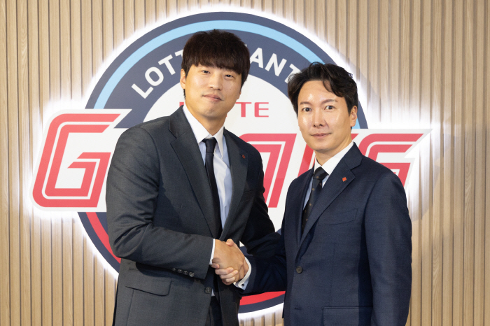 'One-club man?' 'Lotte for life' approached me with a heartJeon Jun-woo → Kim Won-joong → Koo Seung-min 'Quick decision' is over. 