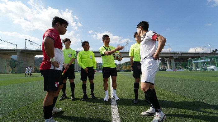 'The Strongest Footballer' Jeju, the first winner of the Special Olympics Korea-K League Unified Cup'