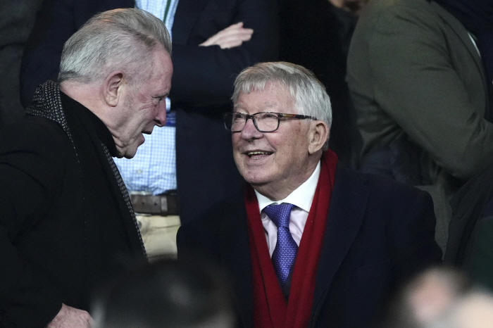 ''Amorim, Manchester United's first decision is Nistelrooy 'Out'' Lucky Bin Ferguson, brutal even with 3 wins and 1 draw for the expected breakup 'Congratulations'