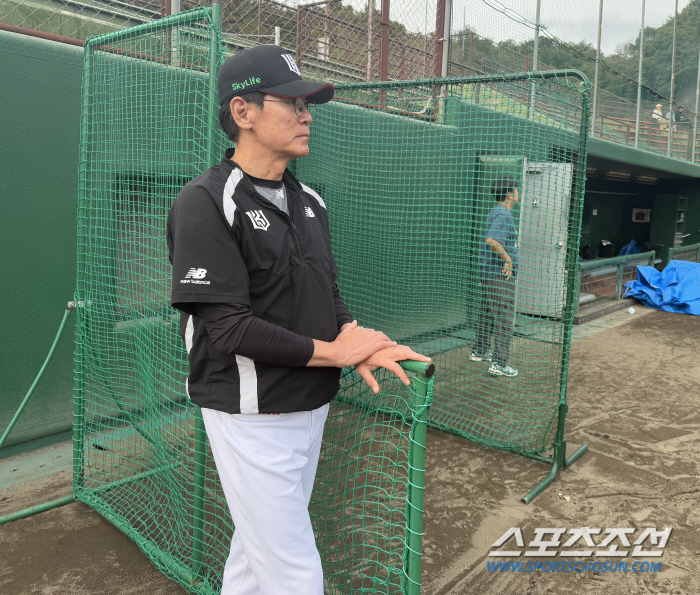 'FA Compensation War Starts' Hanwha Protective Players List Arrives at Japanese Camp...Three hours of heated debate, no conclusion. 