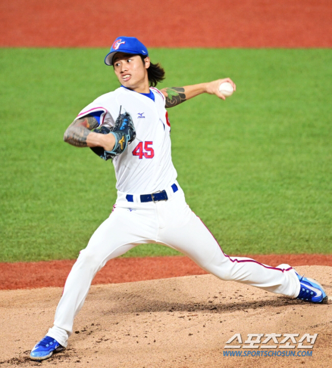 Taiwan's starting pitcher, who sounded like Ryu Joong-il, is the coach of Taiwan-player Lee Dong-sung 'Best pitcher in the team'