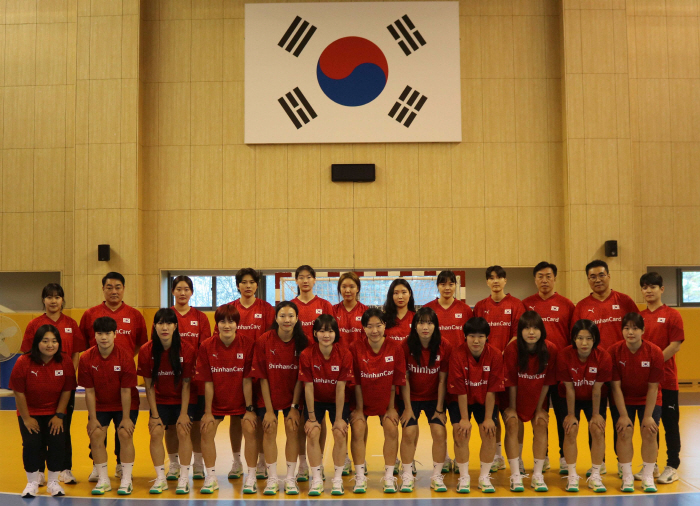 The 女 handball team in crisis will play again, and Lee Gye-cheong-ho will start training in preparation for the Asian Championship in December