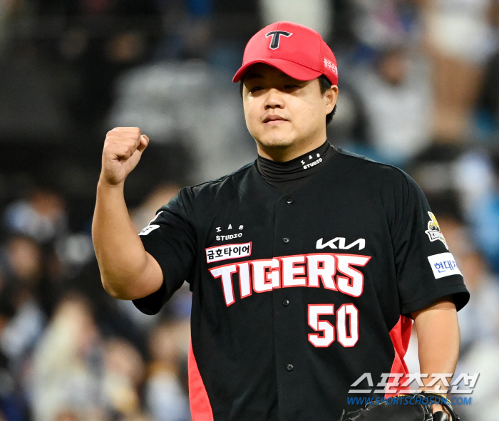 '5.2 billion full guarantee jackpot' Jang Hyun-sik officially greets LG fans and players on the weekend. Attendance with new colleagues on Love Giving Day 