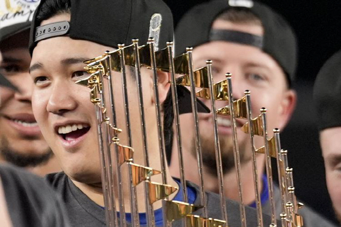 'First-first-first' Third Silver Slugger Ohtani changed the league and booked the third MVP...I write history even in the season of awards