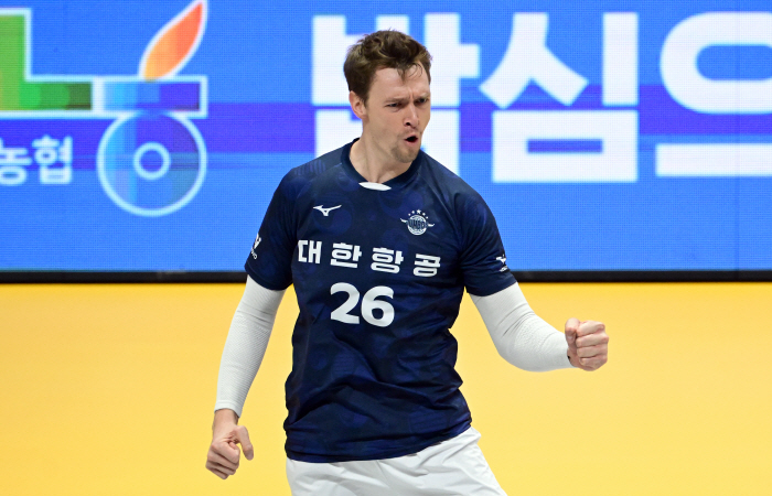 The national setter effect? 'Winning foreigners' with wings! 'Maxim  Kim Min-jae 35 points joint venture'Korean Air wins KB and 2R's refreshing first win 