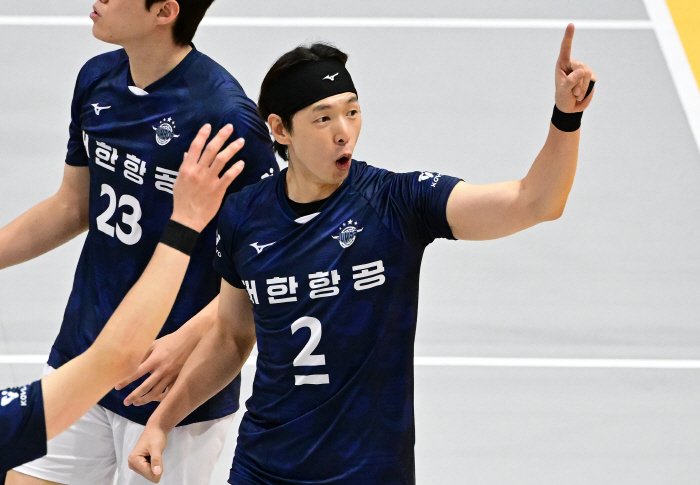 The national setter effect? 'Winning foreigners' with wings! 'Maxim  Kim Min-jae 35 points joint venture'Korean Air wins KB and 2R's refreshing first win 