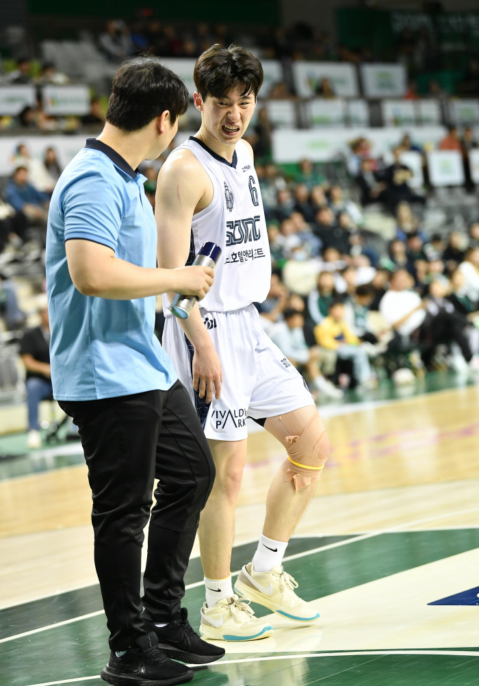  Lee Jung Hyun is out for up to 6 weeks! Yeah, why are you holding it in and running.. Director Kim Seung-ki's lament → Lee Jae-do worked hard, but Sono has lost three consecutive games