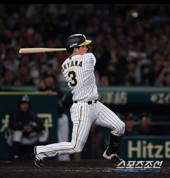 Will Hanshin's No. 4 hitter really move to Yomiuri after leaving behind '4 years-14.6 billion won'? 