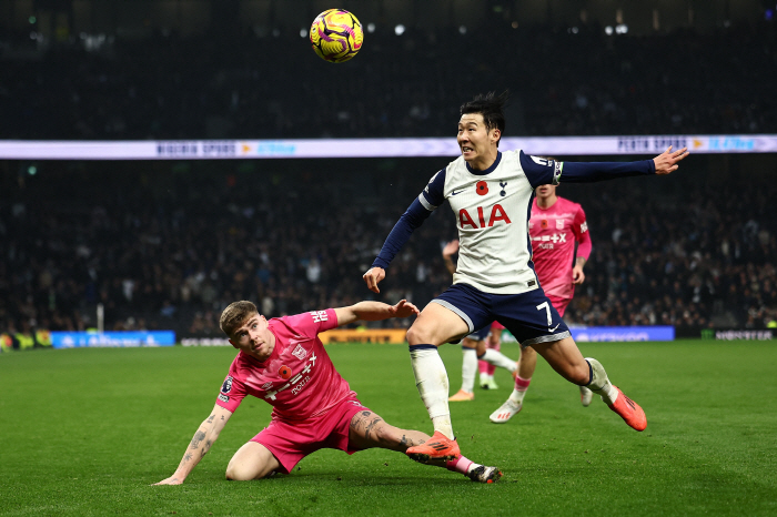 Eventually, a breakup.. Tottenham begins proceedings with SON 'Timited Companion'