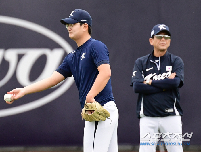 'I have another question' Kim Seo-hyun, who regained his confidence, finds coach-seniors and asks questions again 