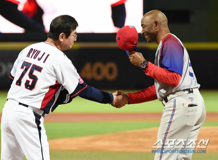 'Kim Do Young, 3 hits, 2 home runs, 5 RBIs, a one-man show!' Ryu Joong Il-ho, Cuba 84 Breakdown 'Premier 12 First Win'